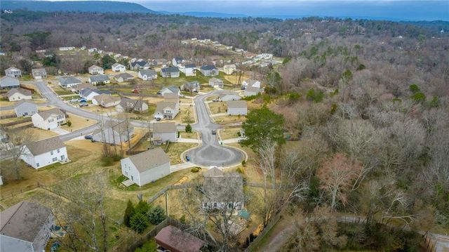 39 Dragoon Court, Rossville, GA 30741