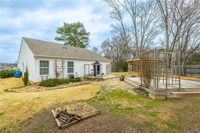 39 Dragoon Court, Rossville, GA 30741