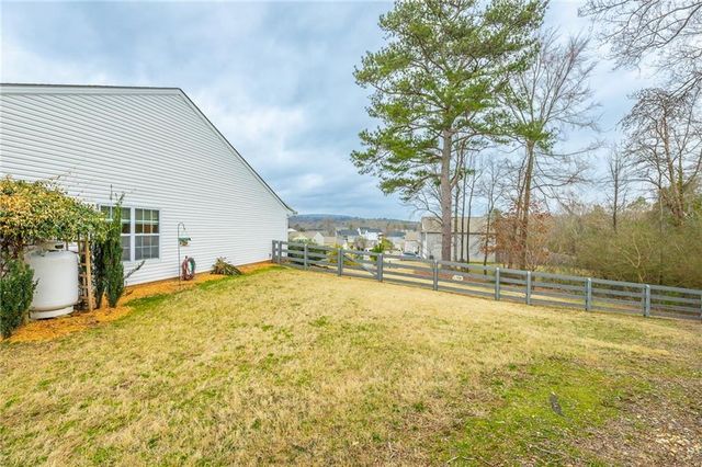 39 Dragoon Court, Rossville, GA 30741