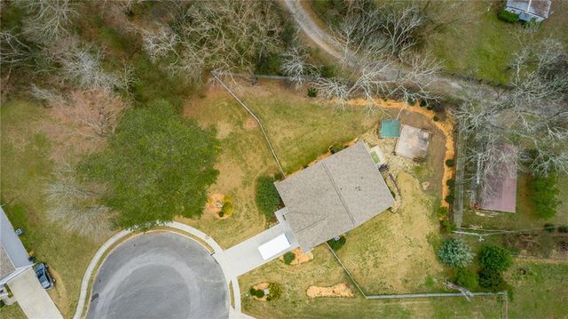 39 Dragoon Court, Rossville, GA 30741