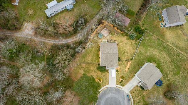 39 Dragoon Court, Rossville, GA 30741