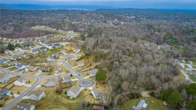 39 Dragoon Court, Rossville, GA 30741