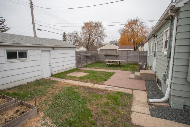 584 Pelham Boulevard, Saint Paul, MN 55104