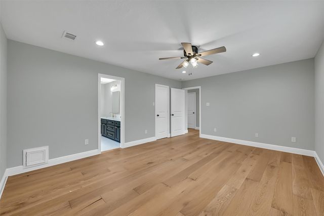 12744 Point Aquarius Boulevard, Willis, TX 77318