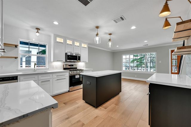 12744 Point Aquarius Boulevard, Willis, TX 77318