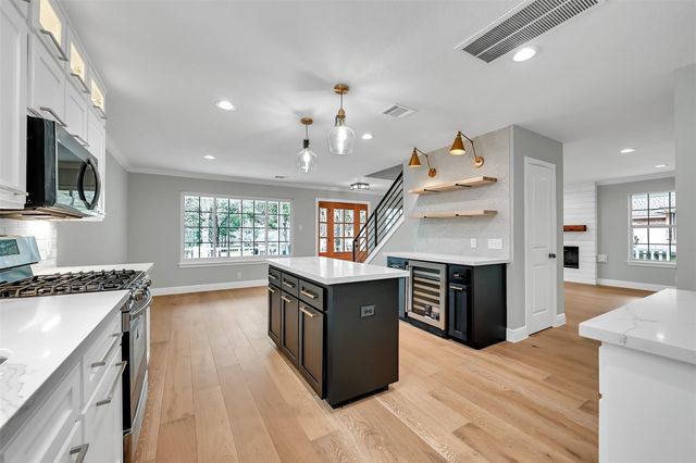 12744 Point Aquarius Boulevard, Willis, TX 77318