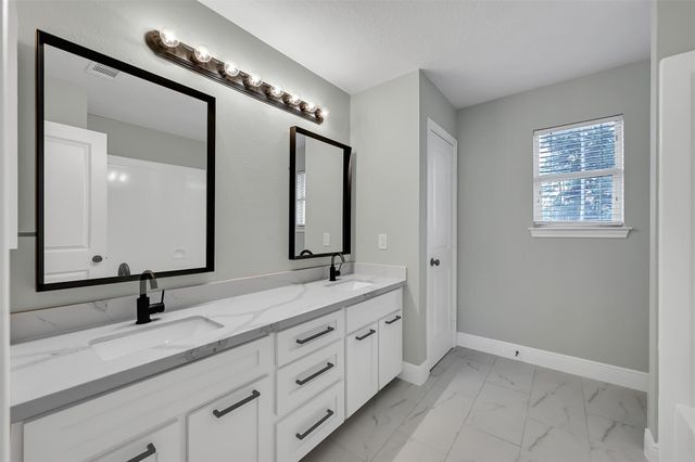 12744 Point Aquarius Boulevard, Willis, TX 77318