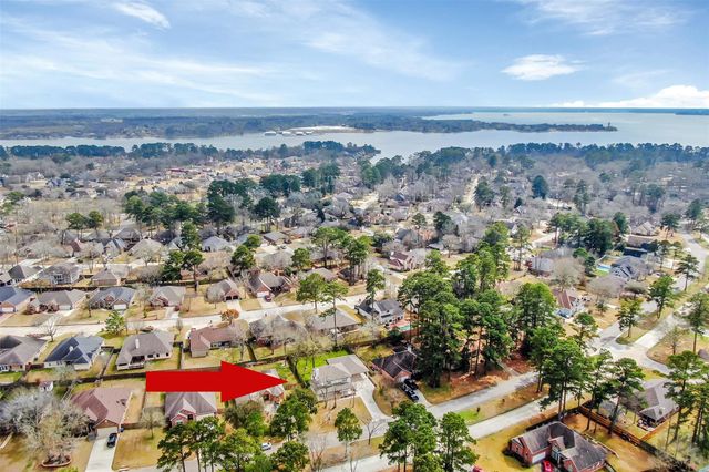 12744 Point Aquarius Boulevard, Willis, TX 77318