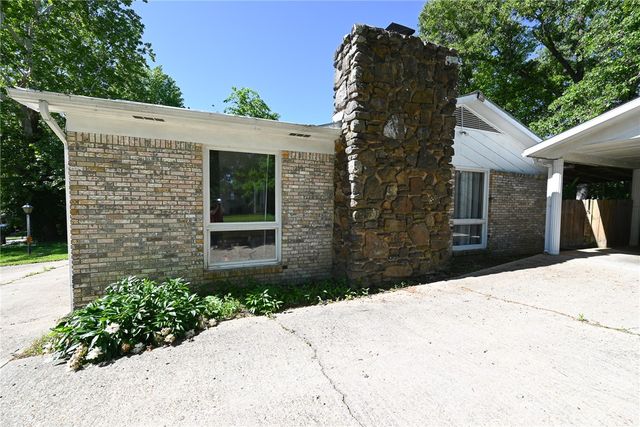 216 Prestonwood, Harrison, AR 72601