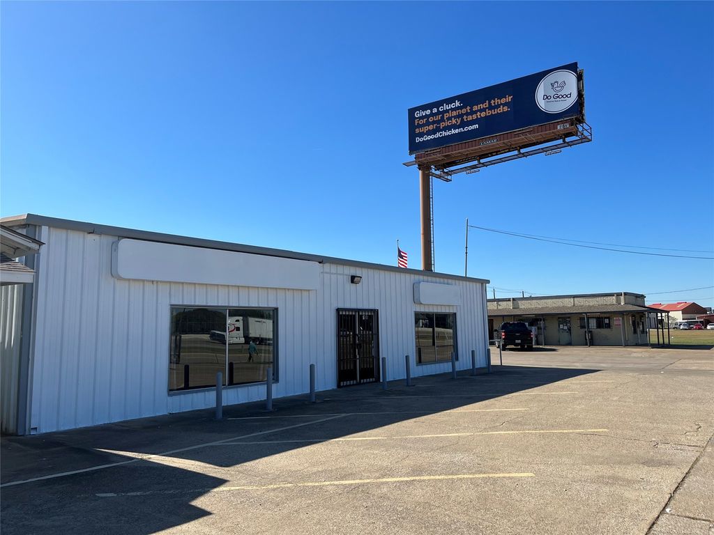 710 E Interstate 30 B, Garland, TX 75043