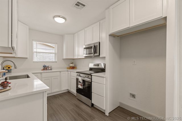 2439 S 123rd East Ave Avenue E, Tulsa, OK 74129
