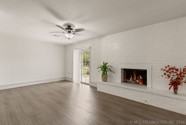 2439 S 123rd East Ave Avenue E, Tulsa, OK 74129