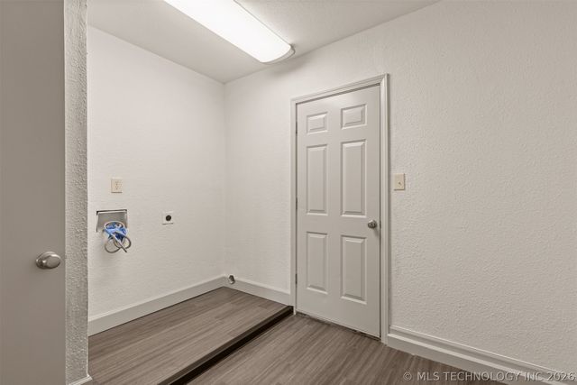 2439 S 123rd East Ave Avenue E, Tulsa, OK 74129