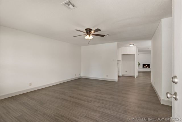 2439 S 123rd East Ave Avenue E, Tulsa, OK 74129