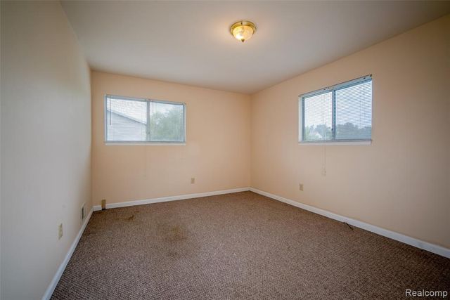 33711 Floyd Street, Clinton Township, MI 48035
