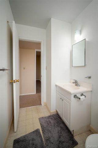 33711 Floyd Street, Clinton Township, MI 48035