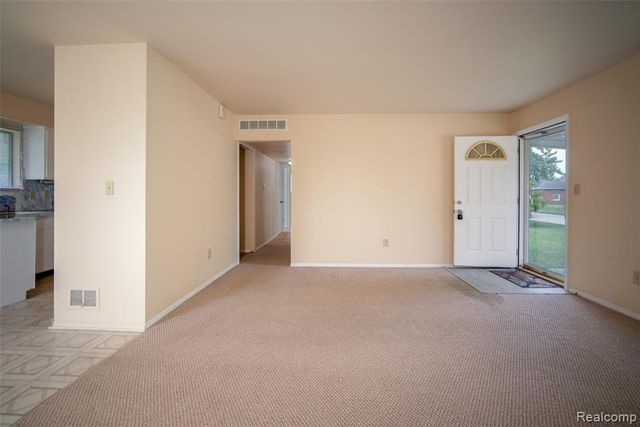 33711 Floyd Street, Clinton Township, MI 48035