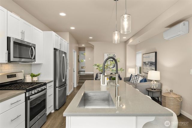 3928 S Findlay Street, Seattle, WA 98118
