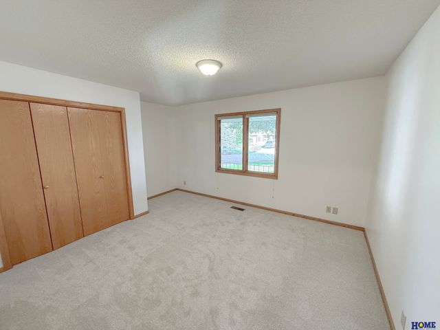 5711 Enterprise Drive, Lincoln, NE 68521