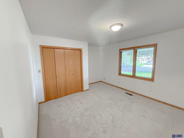 5711 Enterprise Drive, Lincoln, NE 68521