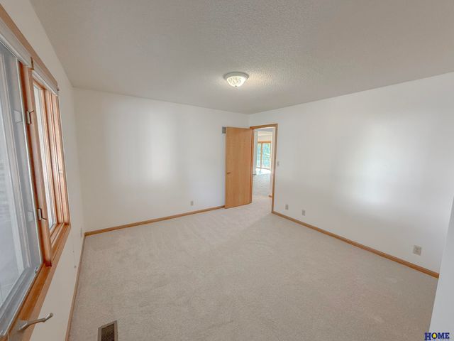 5711 Enterprise Drive, Lincoln, NE 68521