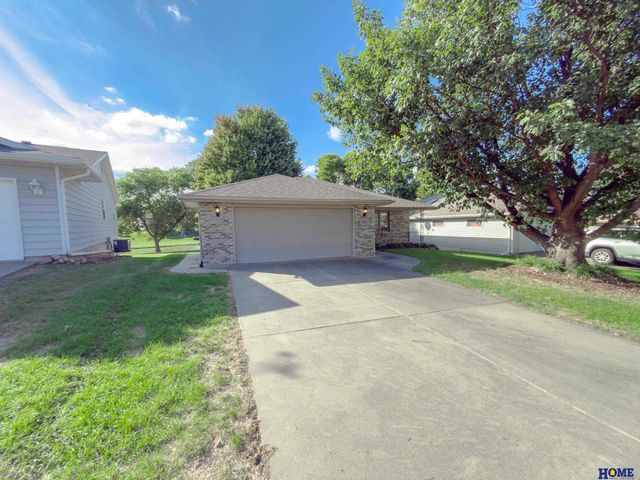 5711 Enterprise Drive, Lincoln, NE 68521