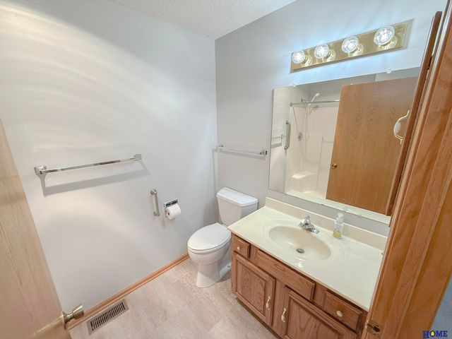 5711 Enterprise Drive, Lincoln, NE 68521