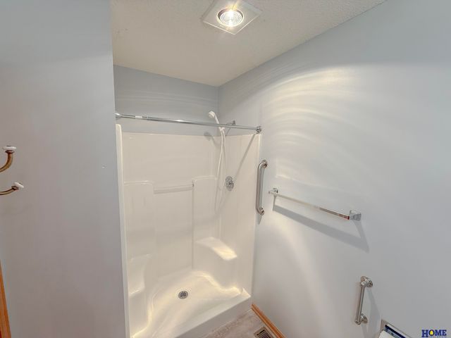 5711 Enterprise Drive, Lincoln, NE 68521
