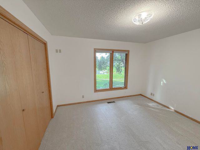 5711 Enterprise Drive, Lincoln, NE 68521
