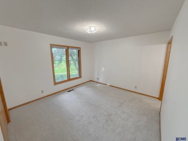 5711 Enterprise Drive, Lincoln, NE 68521