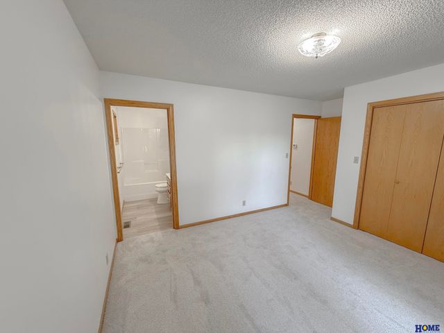 5711 Enterprise Drive, Lincoln, NE 68521