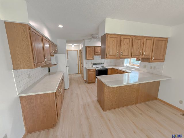 5711 Enterprise Drive, Lincoln, NE 68521