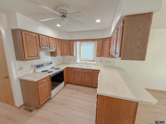 5711 Enterprise Drive, Lincoln, NE 68521