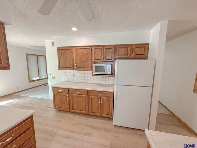 5711 Enterprise Drive, Lincoln, NE 68521
