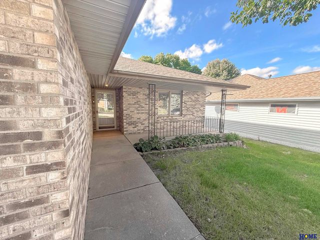5711 Enterprise Drive, Lincoln, NE 68521
