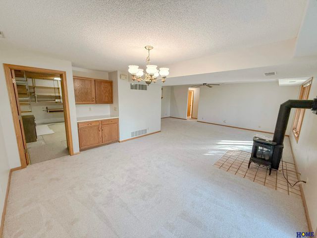 5711 Enterprise Drive, Lincoln, NE 68521