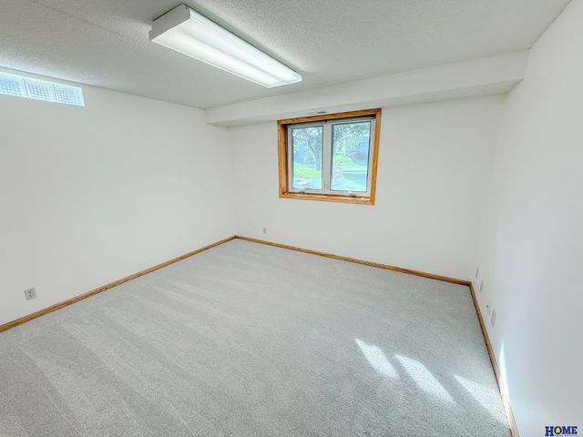 5711 Enterprise Drive, Lincoln, NE 68521