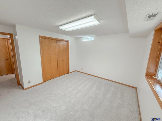 5711 Enterprise Drive, Lincoln, NE 68521