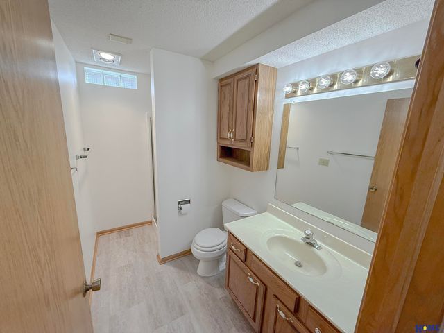 5711 Enterprise Drive, Lincoln, NE 68521
