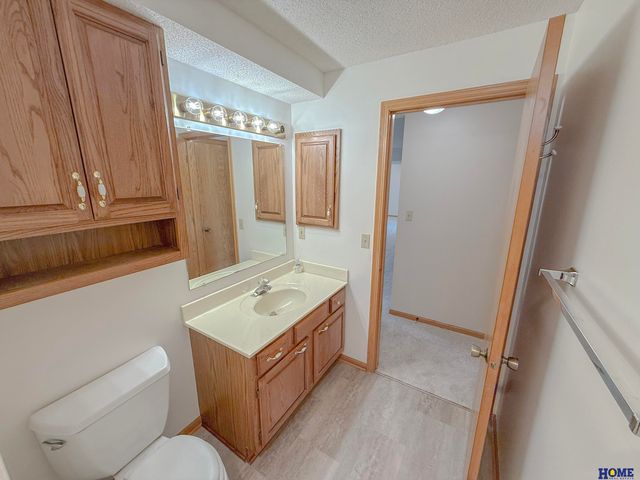 5711 Enterprise Drive, Lincoln, NE 68521