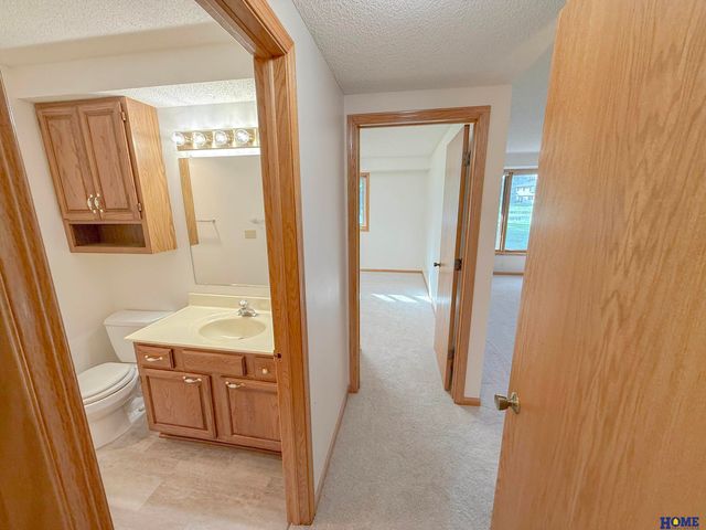 5711 Enterprise Drive, Lincoln, NE 68521