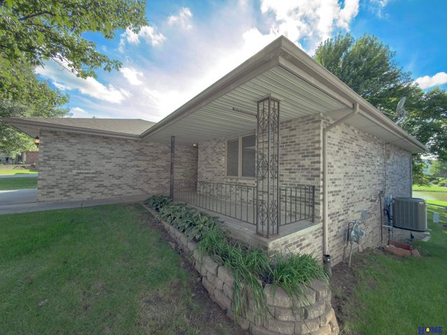 5711 Enterprise Drive, Lincoln, NE 68521