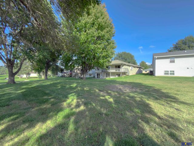 5711 Enterprise Drive, Lincoln, NE 68521