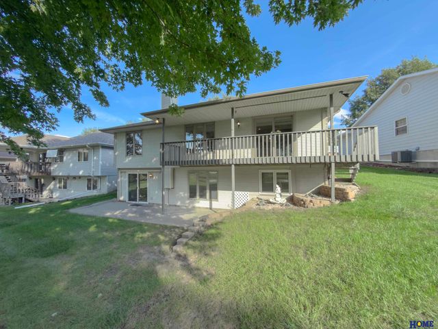 5711 Enterprise Drive, Lincoln, NE 68521