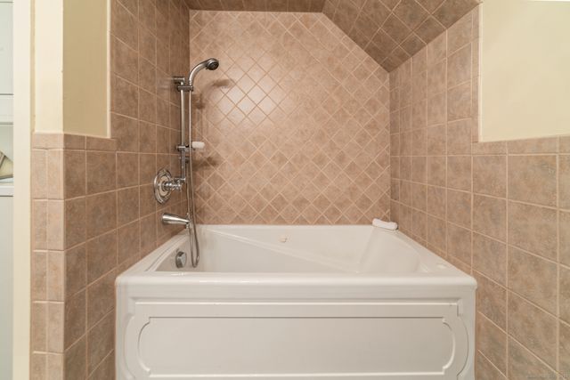 723 Heritage Village A, Southbury, CT 06488