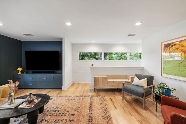 2000 Rundell PL, Austin, TX 78704