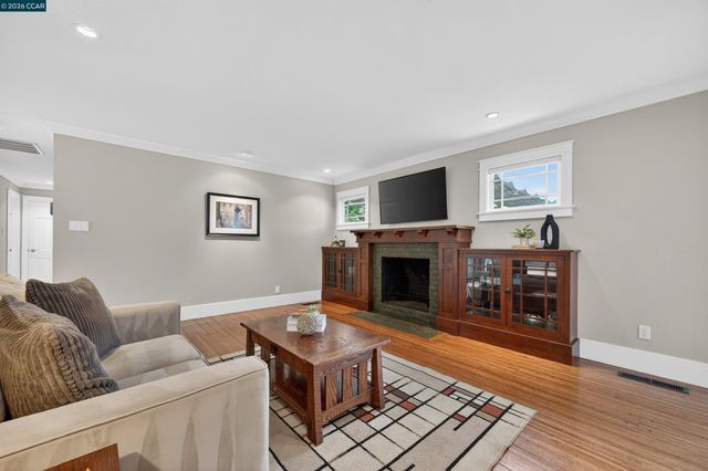 285 Apollo Way, Pleasant Hill, CA 94523