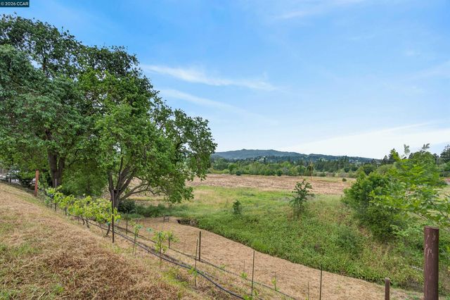 285 Apollo Way, Pleasant Hill, CA 94523