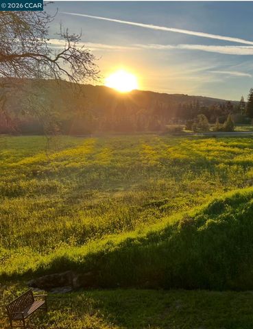 285 Apollo Way, Pleasant Hill, CA 94523