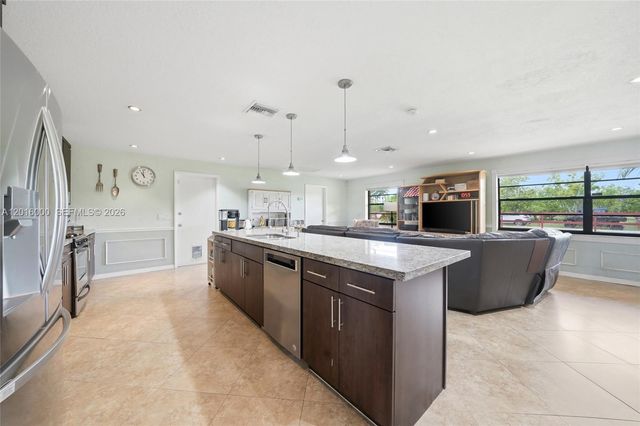 25851 SW 152nd Ct, Homestead, FL 33032